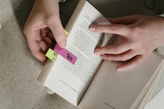 Comment annoter un livre sans abîmer sa lecture ni sa reliure